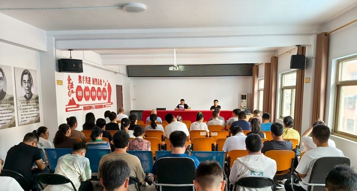 學(xué)習(xí)上級(jí)文件精神